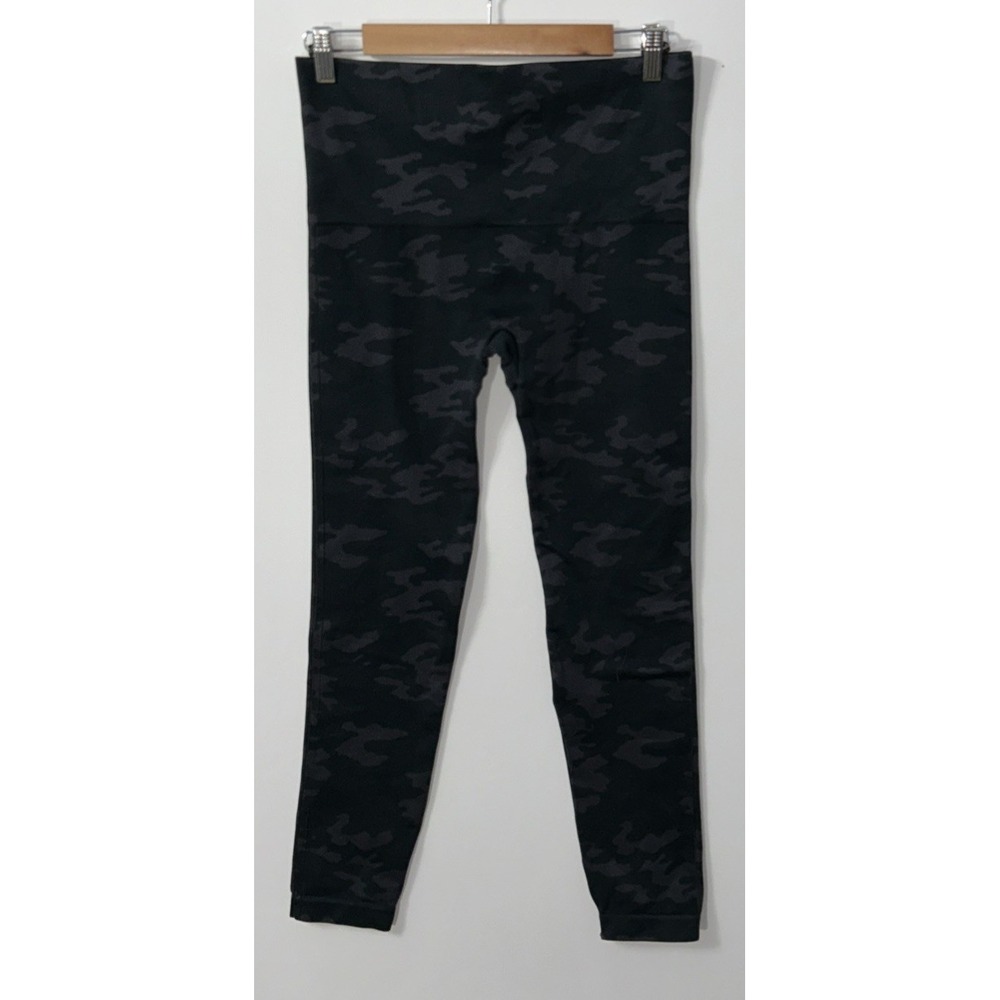 SPANX Women's Leggings Camo Print Sz XL No Wear No Flaws Grey/black 817000
